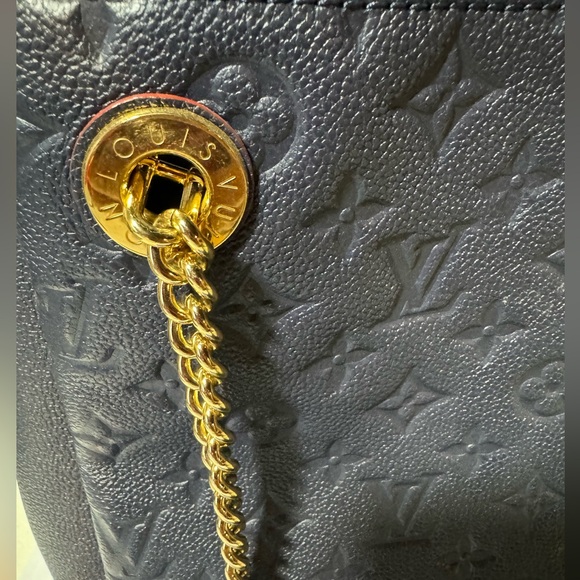 Sold.   LOUIS VUITTON Navy Red
Surene Mm Marine Rouge Monogram Empreinte - Picture 6 of 10